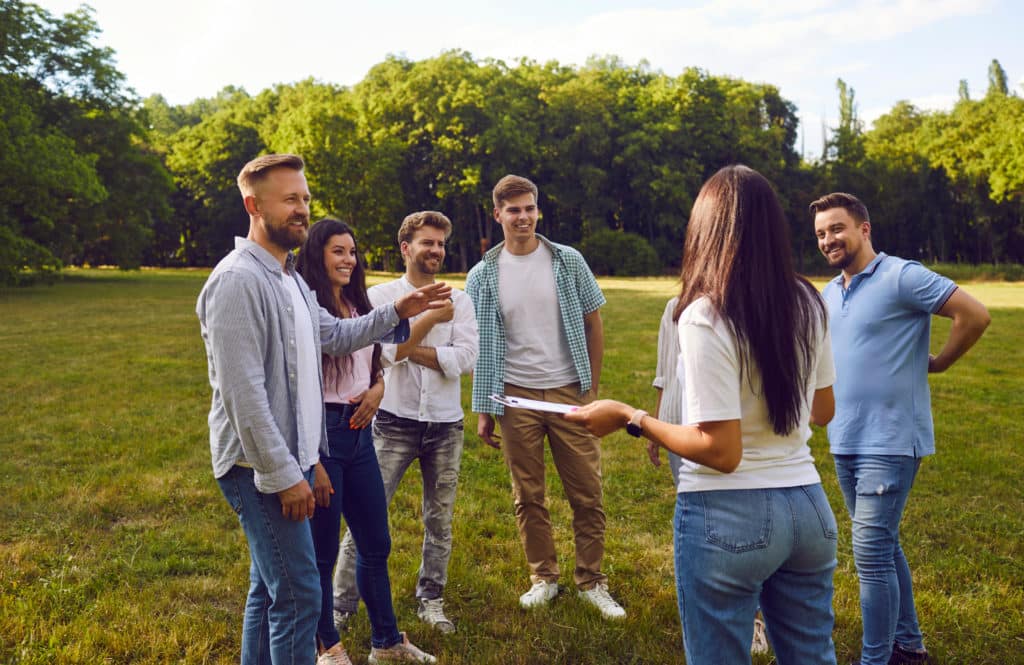 Group de collègue travaillant ensemble 