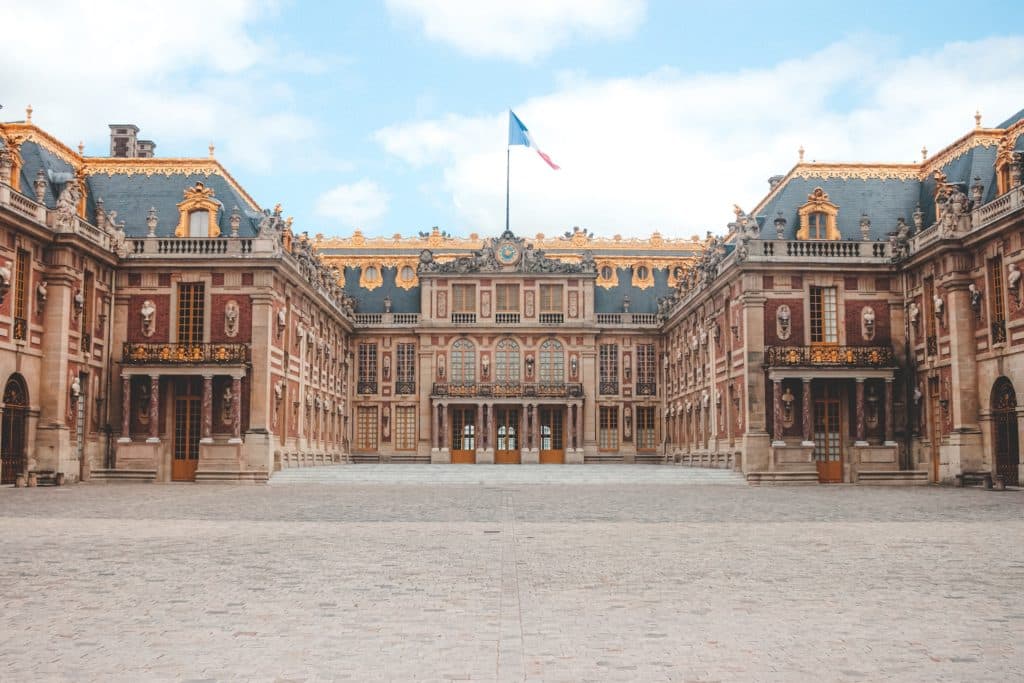 team building versailles